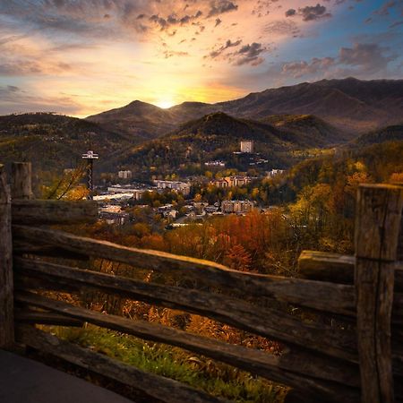Wilderness Lodge, Hot Tub, Game Room, Pool Access, 1089 Free Tickets Each Paid Day, Dollywood And M Sevierville Luaran gambar