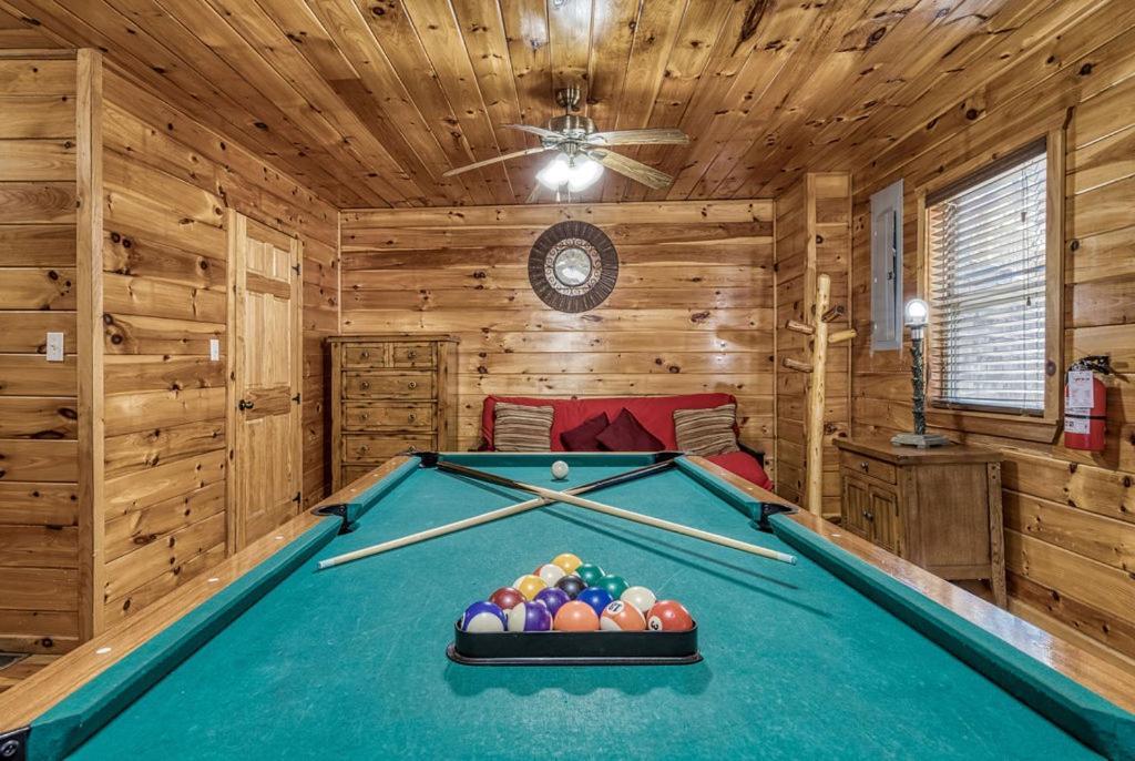 Wilderness Lodge, Hot Tub, Game Room, Pool Access, 1089 Free Tickets Each Paid Day, Dollywood And M Sevierville Luaran gambar