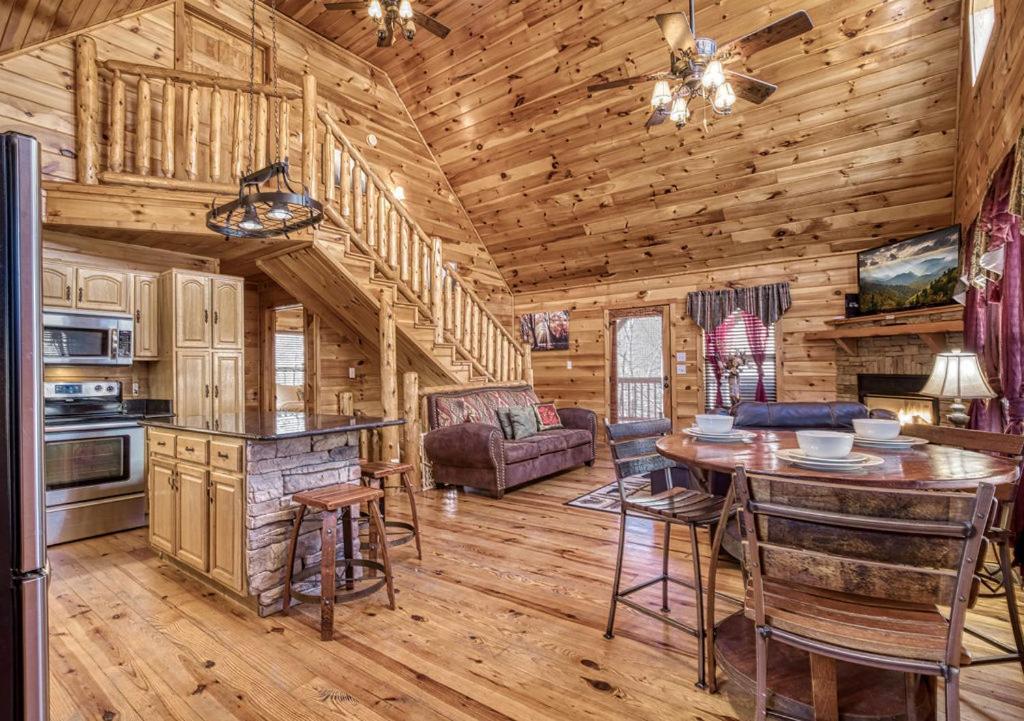 Wilderness Lodge, Hot Tub, Game Room, Pool Access, 1089 Free Tickets Each Paid Day, Dollywood And M Sevierville Luaran gambar