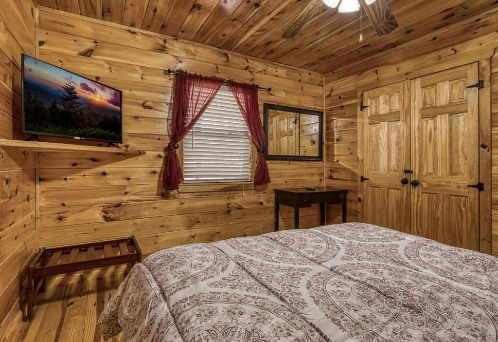 Wilderness Lodge, Hot Tub, Game Room, Pool Access, 1089 Free Tickets Each Paid Day, Dollywood And M Sevierville Luaran gambar