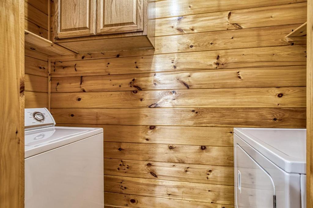 Wilderness Lodge, Hot Tub, Game Room, Pool Access, 1089 Free Tickets Each Paid Day, Dollywood And M Sevierville Luaran gambar